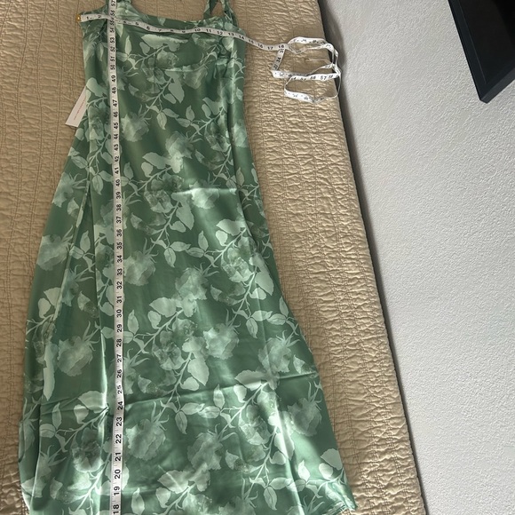 Hutch Women’s White Green Floral Satin Square Neck Tie Shoulder Midi Dress NWT 8 - Picture 9 of 12